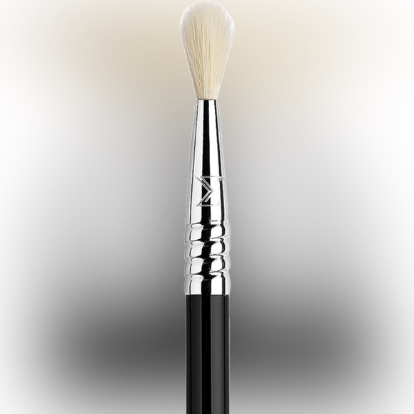Sigma Beauty E36 Blending Brush professional eye makeup shadow New in Box - Picture 3 of 4